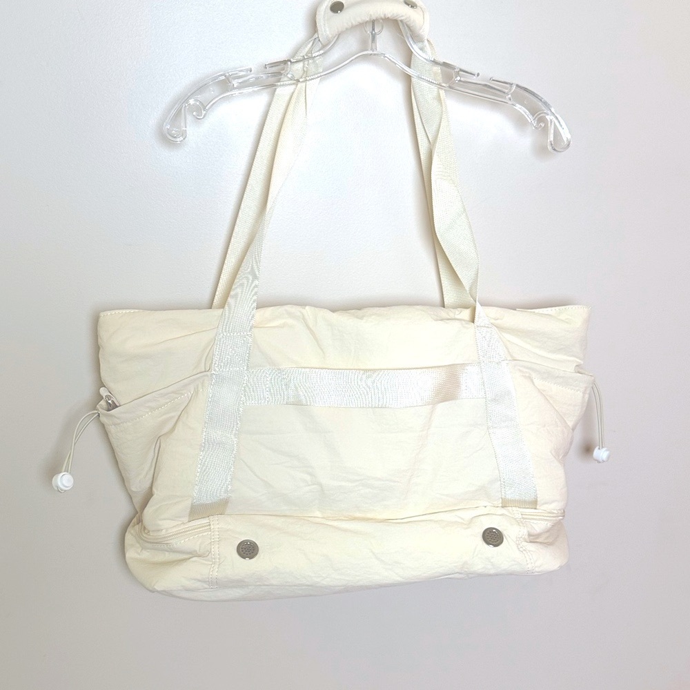 NWT ETRONIK Cream Travel Bag with Durable Design - Picture 3 of 8